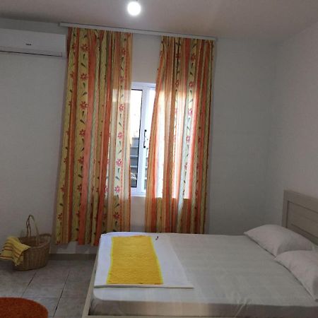 דירות Vlorë Cosyy House מראה חיצוני תמונה